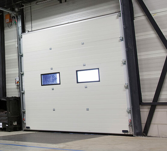 Industrie-Sektionaltore mit Fenster